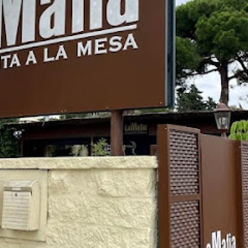 La Mafia se sienta a la mesa