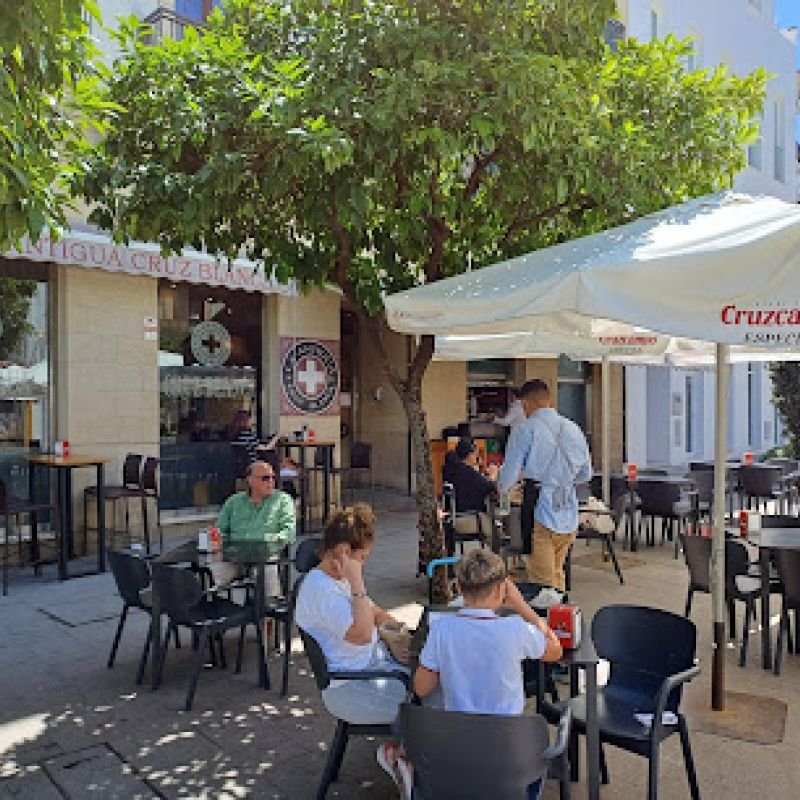 La Antigua Cruz Blanca