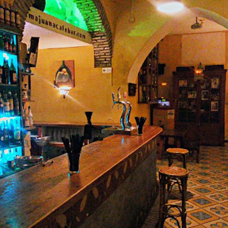 Damajuana Jerez Bar