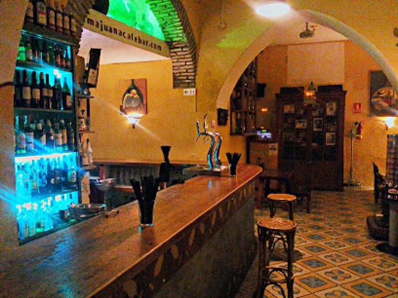 Damajuana Jerez Bar