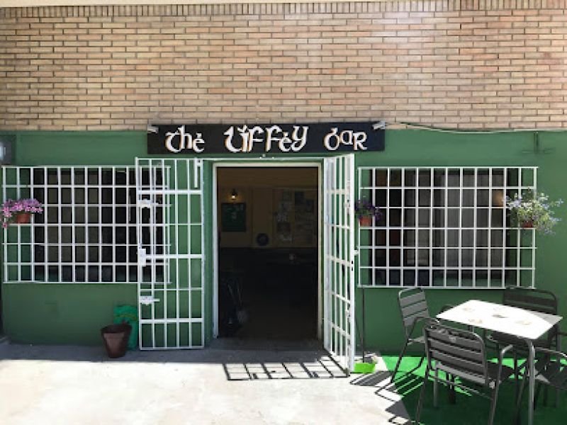 The Liffey Irish Bar, La Linea – Live Music & Sports Bar