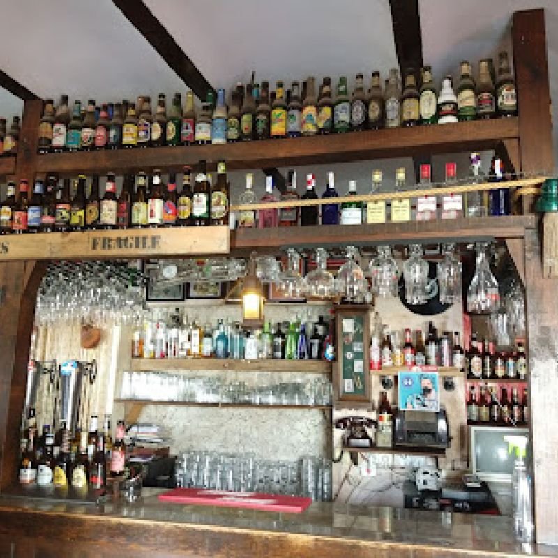Bar Red House – La Bomba