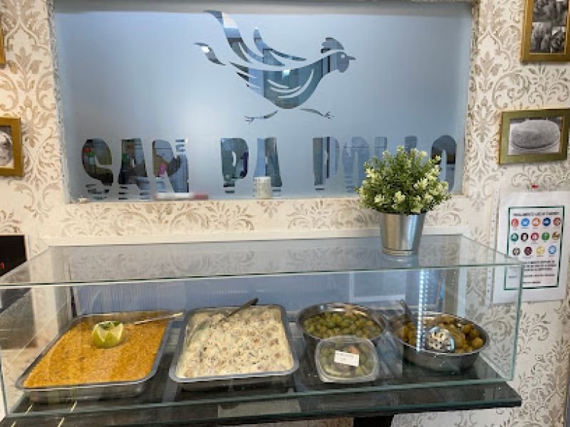 Asador de pollos y freiduria San Pa Pollos
