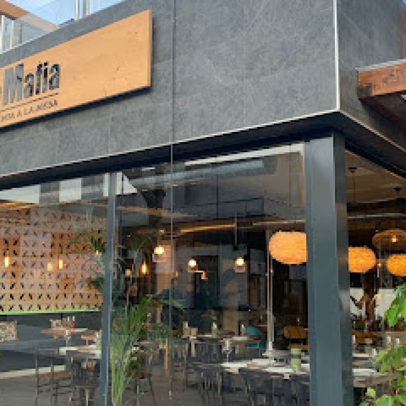 La Mafia se sienta a la mesa